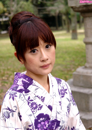 井上彩 Aya Inoue