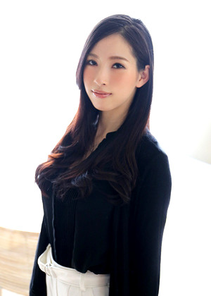 片桐真里 Mari Katagiri